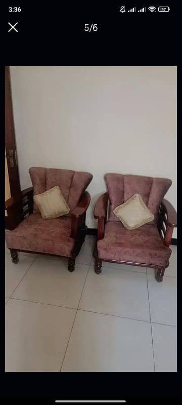 5 seater sofa in new condition 1