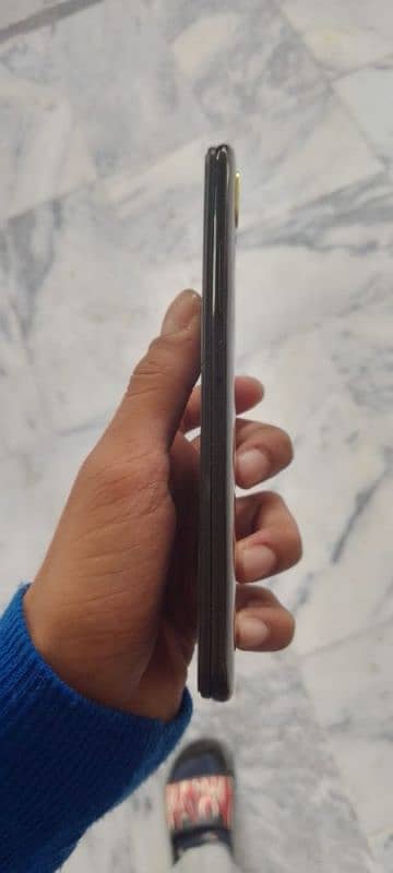 vivo Y85A selling urgently due to some reasons 64gb,4ram 3