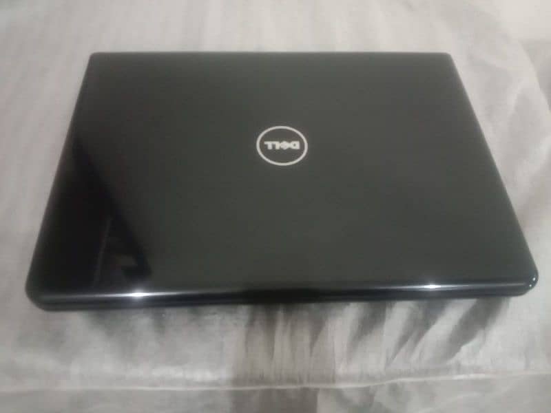 Dell Inspiron i3 0