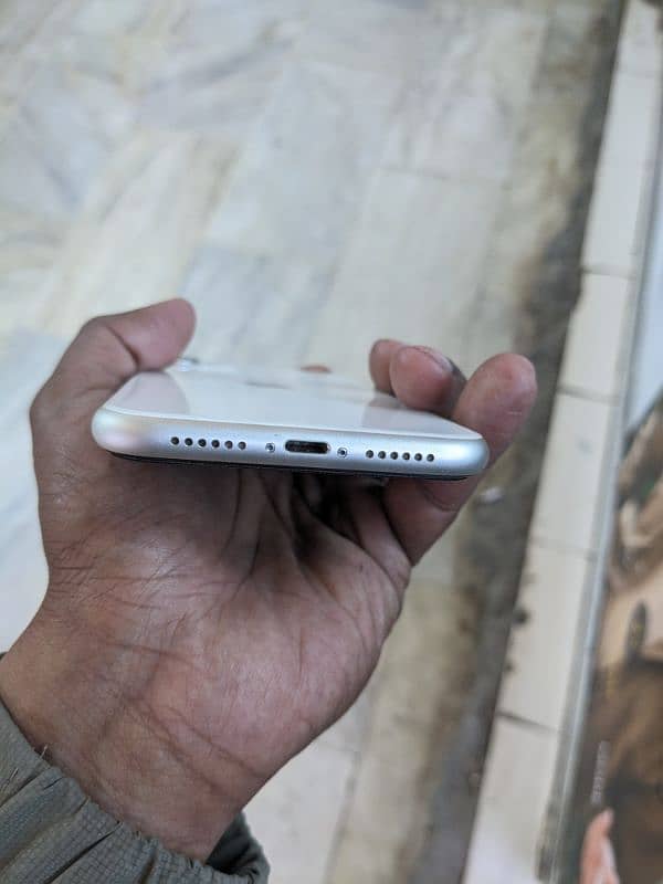 iphone 11 128gb pta approved 03035203203 2