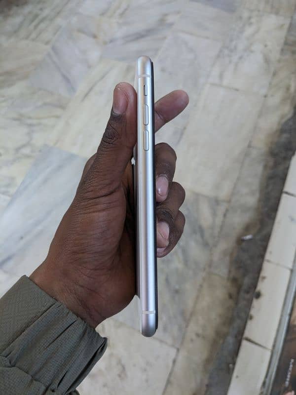 iphone 11 128gb pta approved 03035203203 5