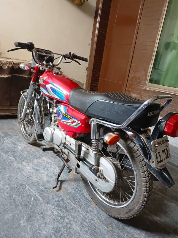 Honda CG125 For sale Total geniun contact 03004204272 2