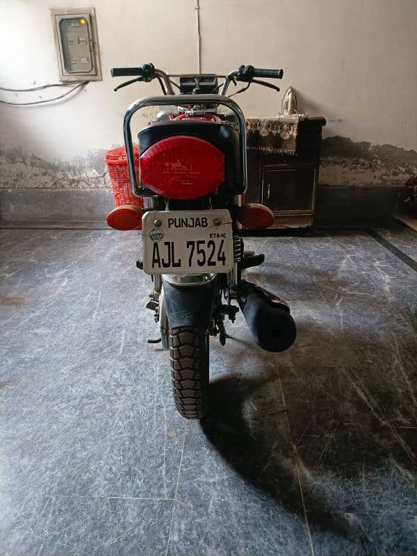 Honda CG125 For sale Total geniun contact 03004204272 7