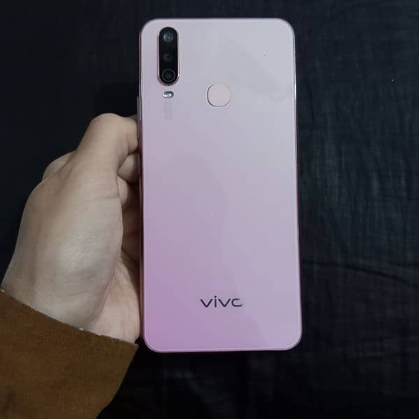 Vivo Y17 1