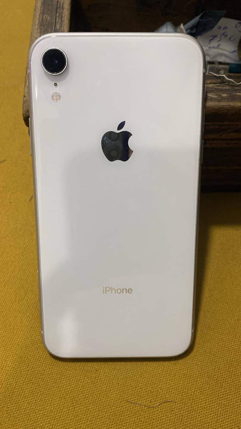 IPHONE XR 64GB WHATSAP 03428463249 0