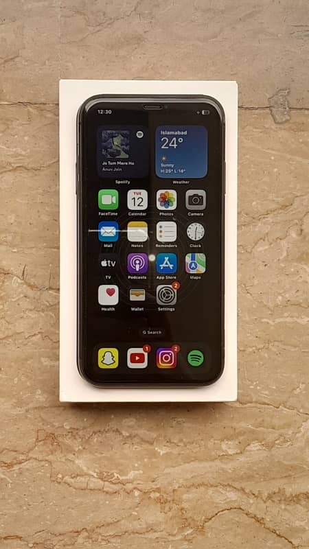 iPhone 11 - jv - with box 4