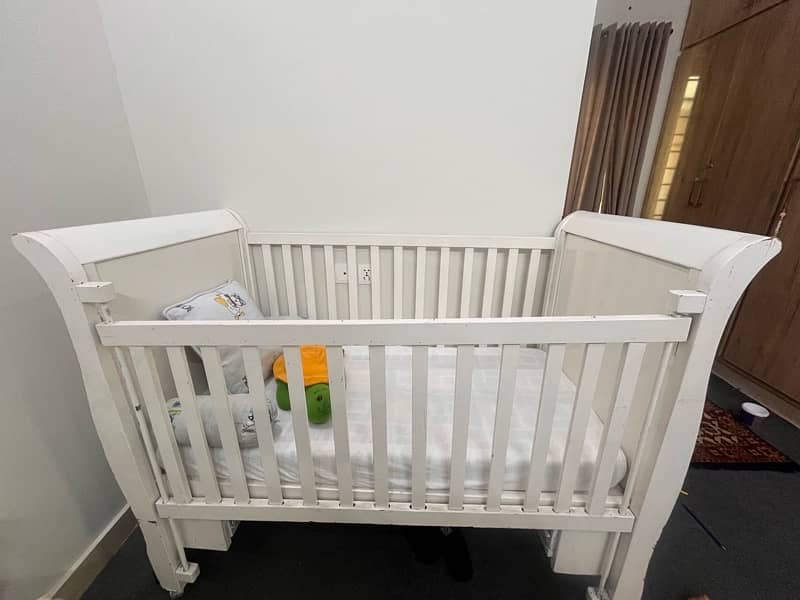 Baby cot 3