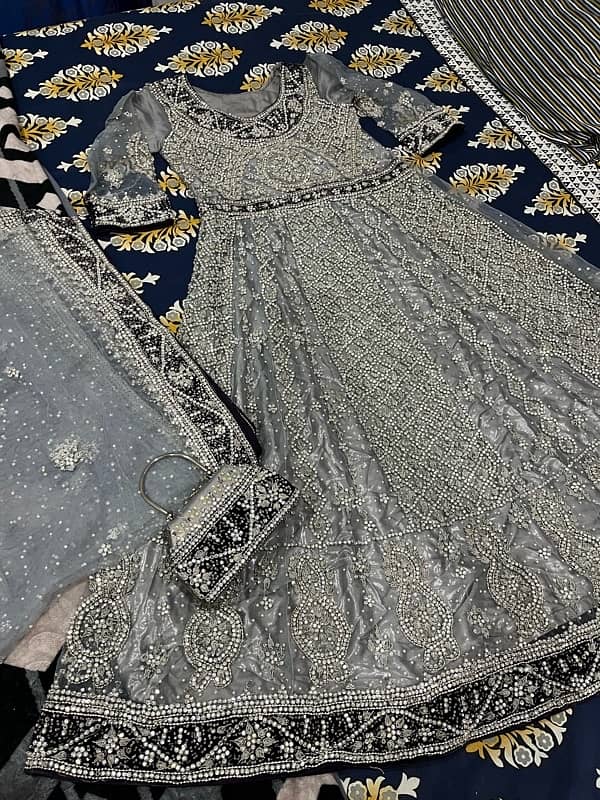 Bridal Mexxi with heavy duppata and matching cluch for sale 2