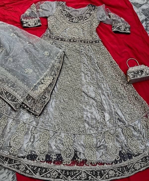 Bridal Mexxi with heavy duppata and matching cluch for sale 3