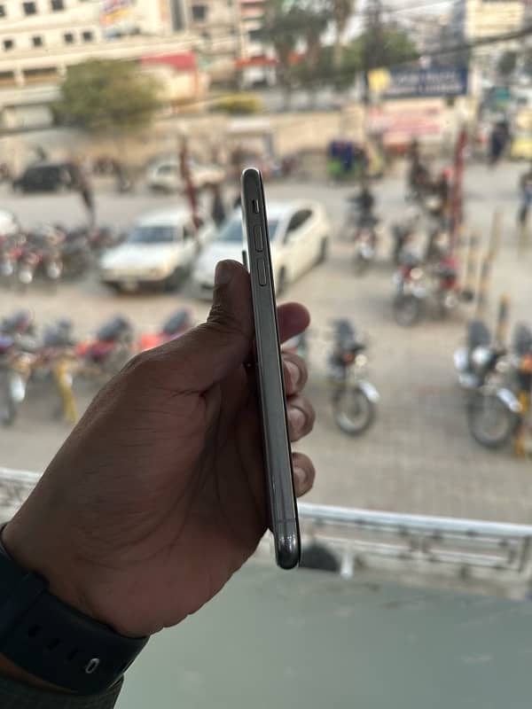 iPhone X 64GB PTA approve good condition 1