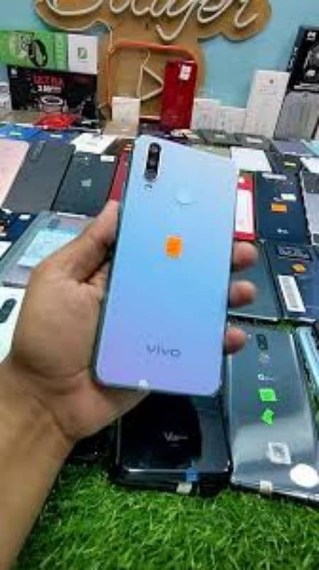 Vivo Y17 mobile pinpacked box with charger 2