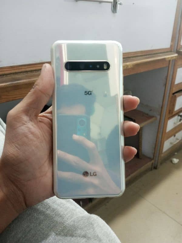 LG V60 Think 8/128 1