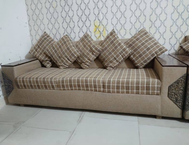 only 4 Months used sofa 0