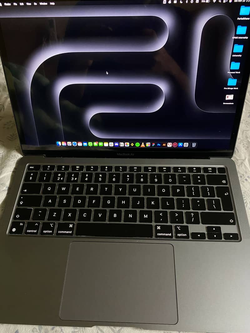 Macbook Air M1 / 8GB Ram / 256 GB Ssd / 2020 Model 3