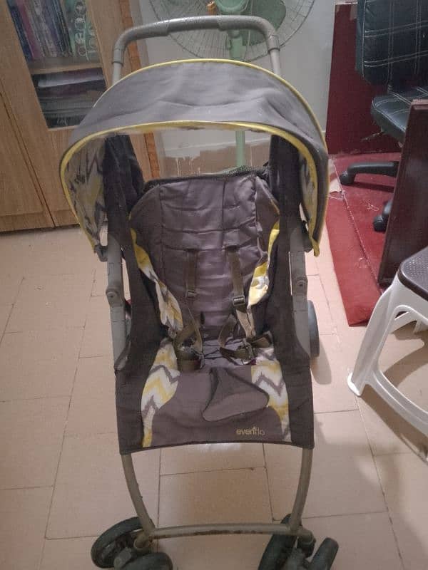 Kids Stroller Pram Evenflo branded folding condition 10/8 1