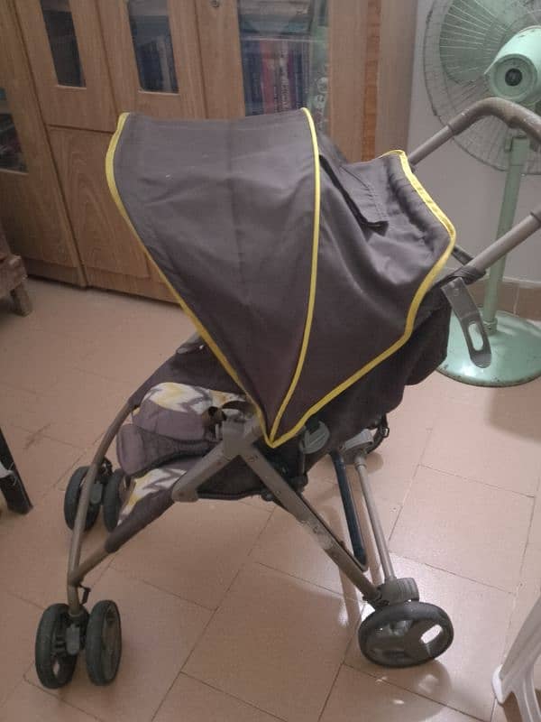 Kids Stroller Pram Evenflo branded folding condition 10/8 3