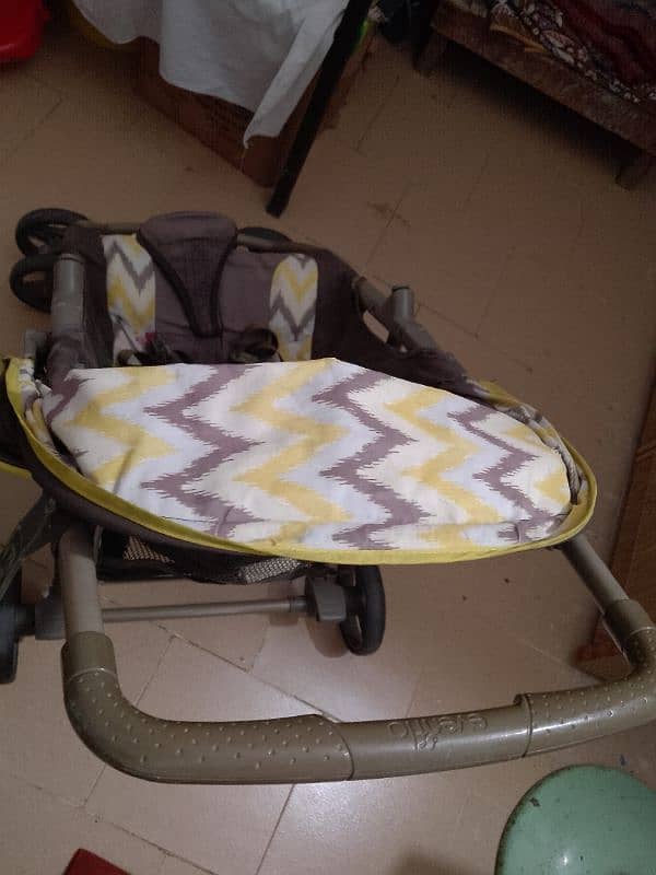 Kids Stroller Pram Evenflo branded folding condition 10/8 5