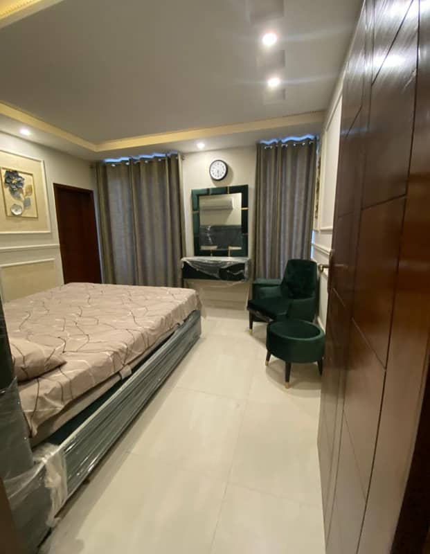 1 Bedroom VIP Full furnish flat per day available in Bahria town Lahore 2