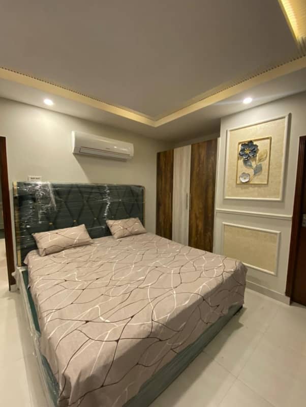 1 Bedroom VIP Full furnish flat per day available in Bahria town Lahore 3