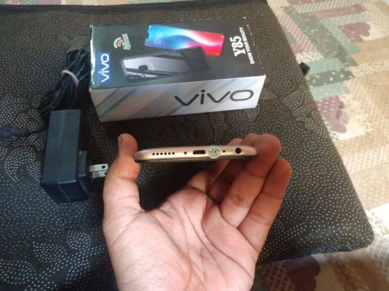 vivo y85 white pin dot for sale 1