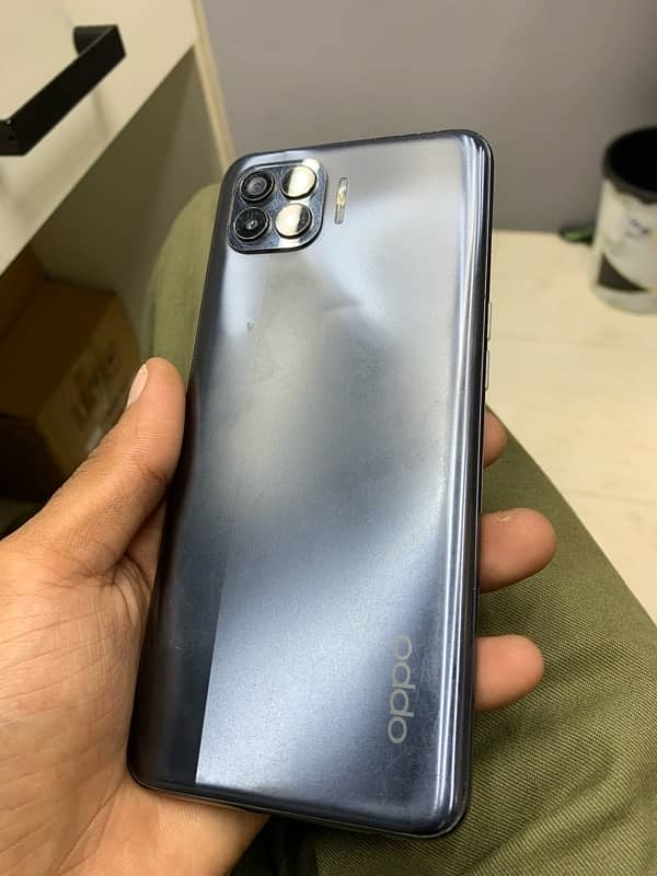 Oppo F17 Pro 0