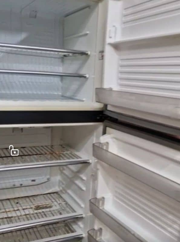 dawlance fridge good condition and good colling 0