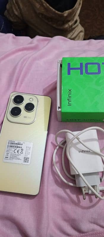 Infinix hot 40 pro 8+8 256 gb h box charge sat abi 11 wartgi3054600035 0