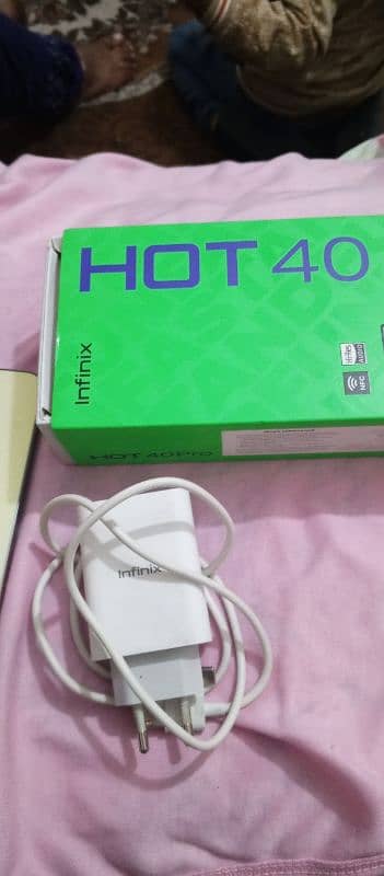 Infinix hot 40 pro 8+8 256 gb h box charge sat abi 11 wartgi3054600035 3