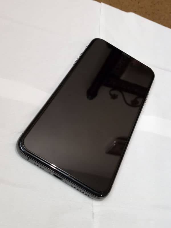 iPhone Xs Max 256GB Non PTA 6