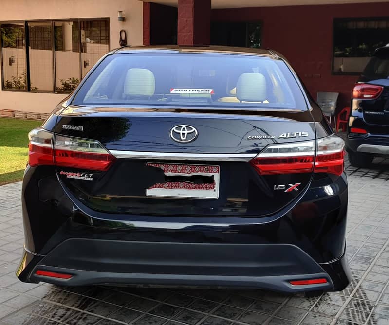 Toyota Corolla Altis X - 1.6 Automatic 2