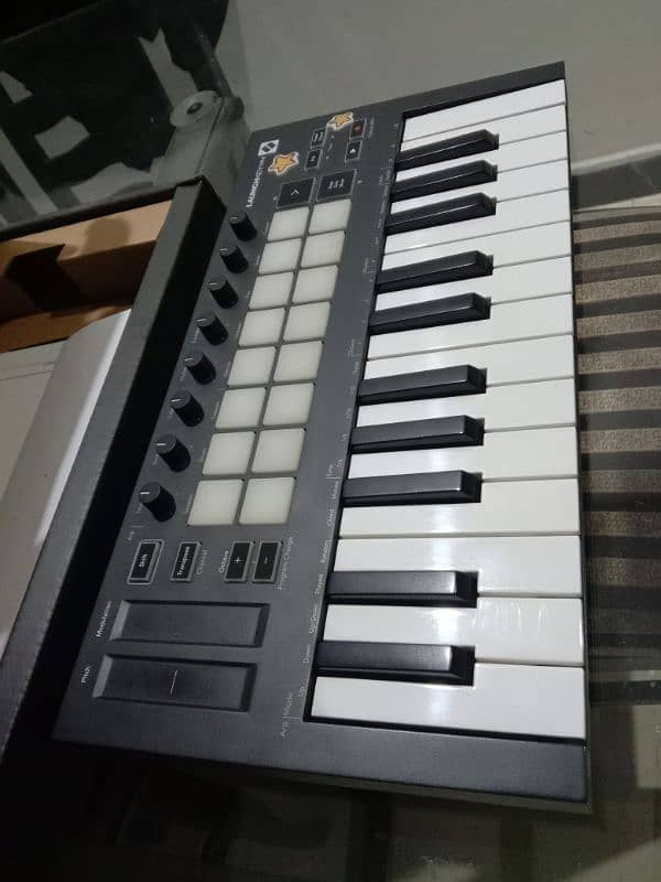 25 MK3 Novation Launchkey mini 3