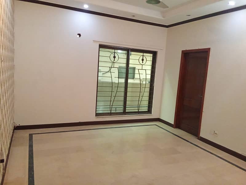 Facing Park Independent 1 Kanal Lower Portion With Separate Gate Available For Rent in GG Block DHA Phase 4 4