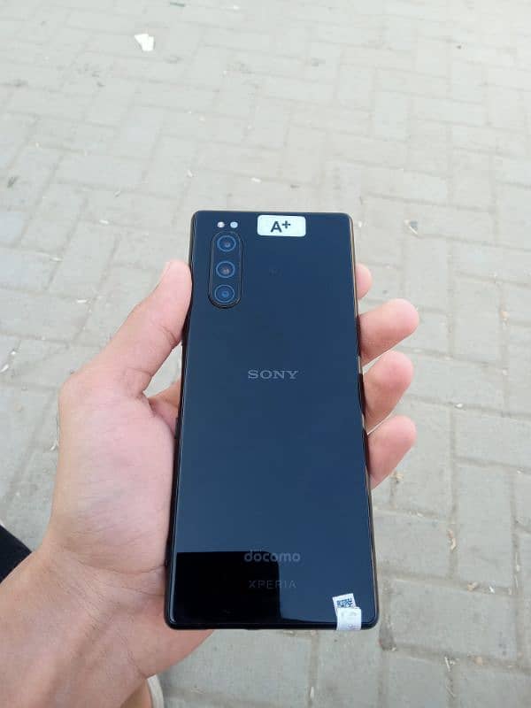 Sony Xperia 5 0