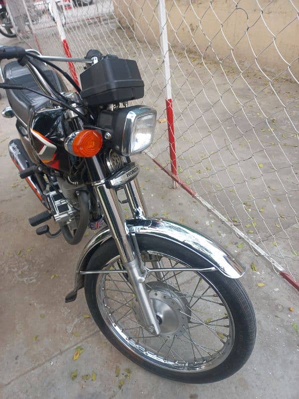 Honda 125 Black 2