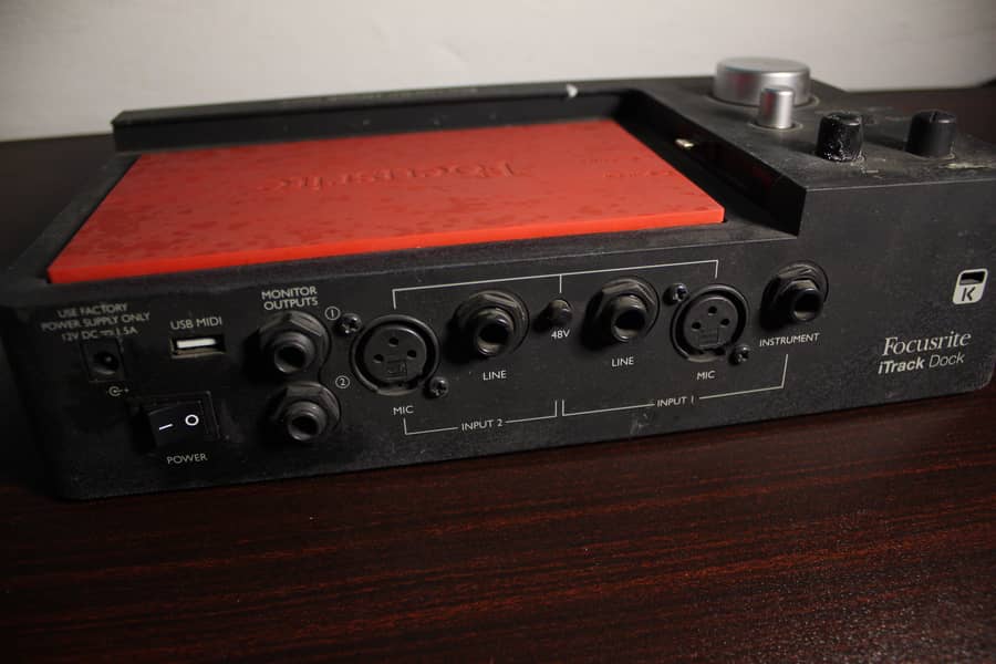 Focusrite iTrack Dock – Used, Box Included 2