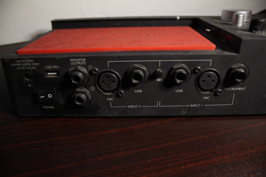 Focusrite iTrack Dock – Used, Box Included 3