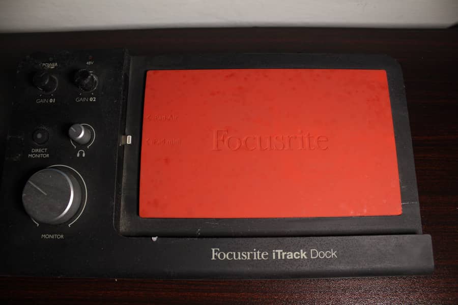 Focusrite iTrack Dock – Used, Box Included 4