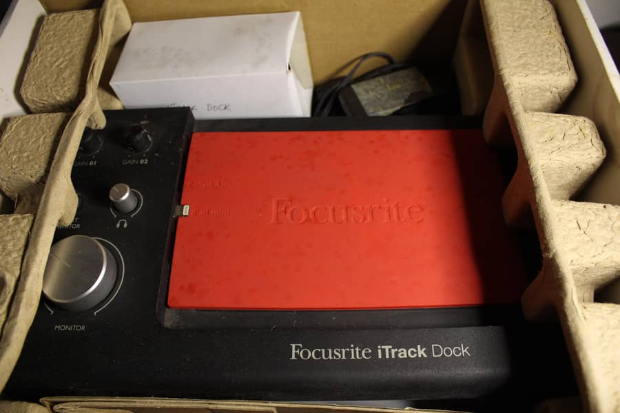 Focusrite iTrack Dock – Used, Box Included 5