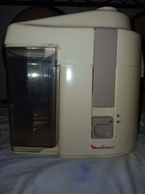 Apple juicer, price 3000. slightly used 0