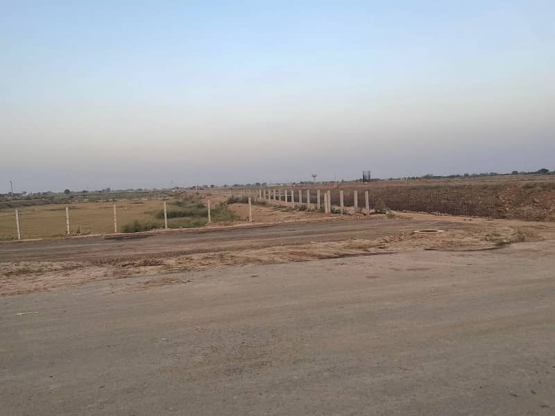 5-Marla Plot at 75 Ft Rd in CC Block Reasonable Price in CC Block LDA City Lahore 0