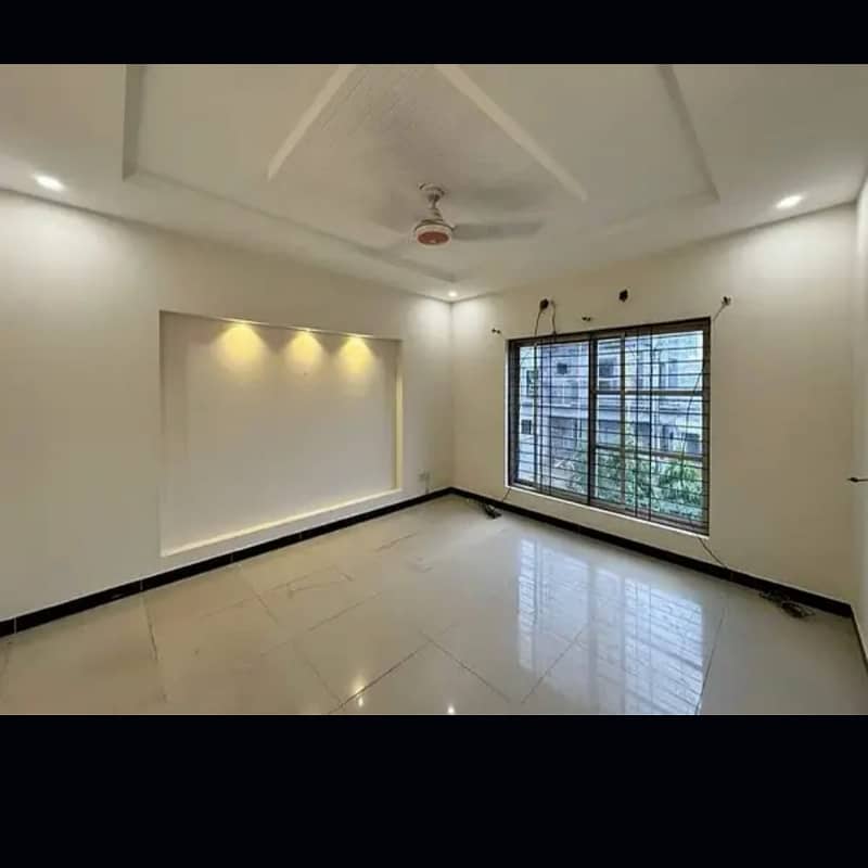 10 Marla Upper Portion For Rent In Paragon City Lahore 8