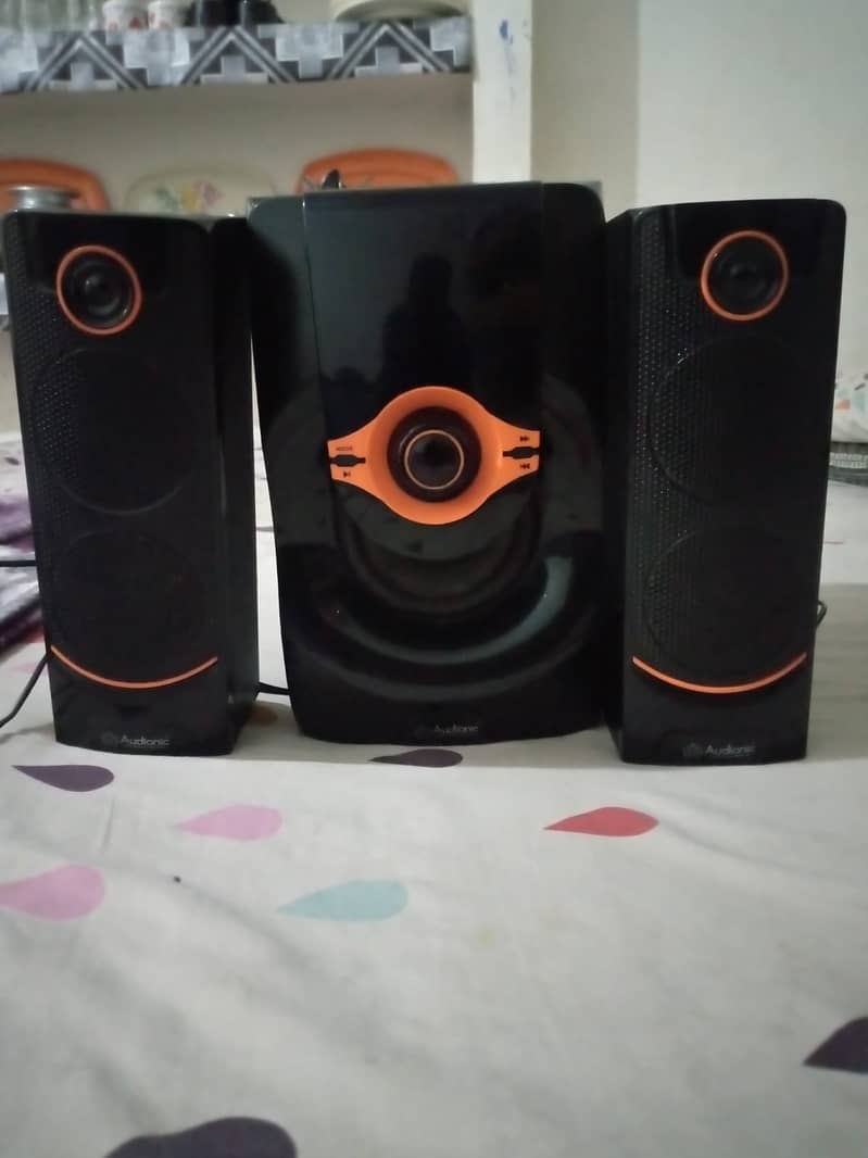 MEGA M-45 (2.1 SPEAKER 0