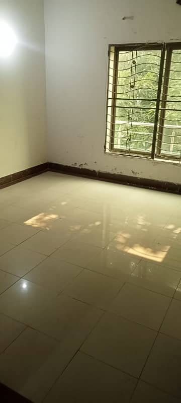 05 MARLA TILE FLOOR LOWER PORTION FOR RENT IN JOHAR TOWN LAHORE 4