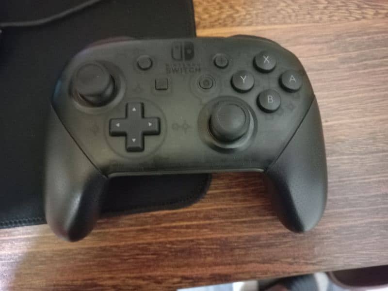 Nintendo Switch Pro Controller 0