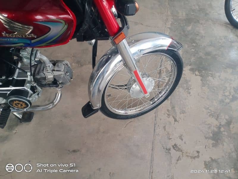 Honda CD 70 2024 model  condition bilkul saaf suthri ha . . 03004373787 3