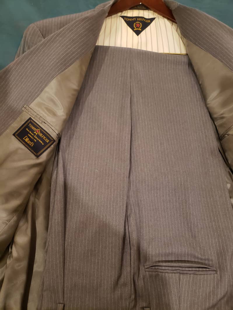 42 Regular - Tommy Hilfiger Grey with Stripe Suit 2