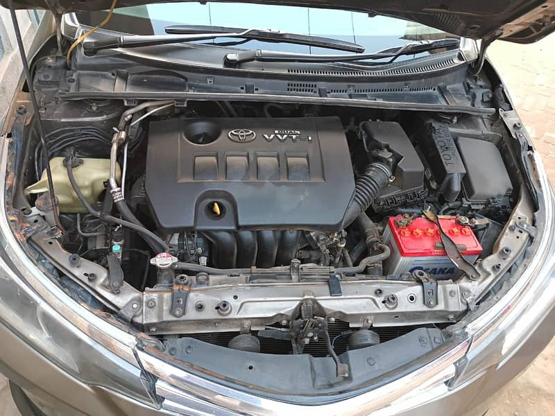 Toyota Corolla Altis Automatic 1.6 2015 Model 4