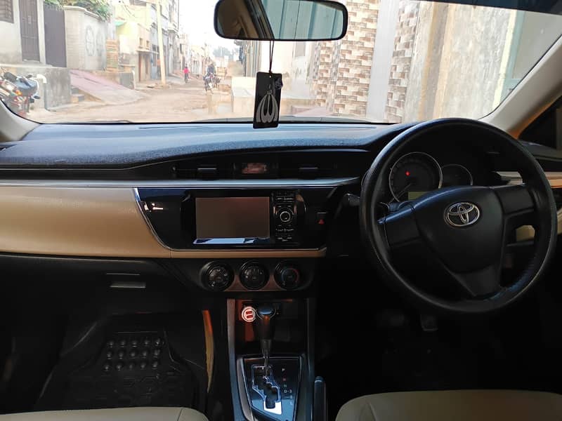 Toyota Corolla Altis Automatic 1.6 2015 Model 7