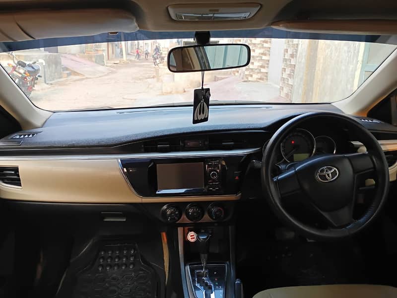 Toyota Corolla Altis Automatic 1.6 2015 Model 8