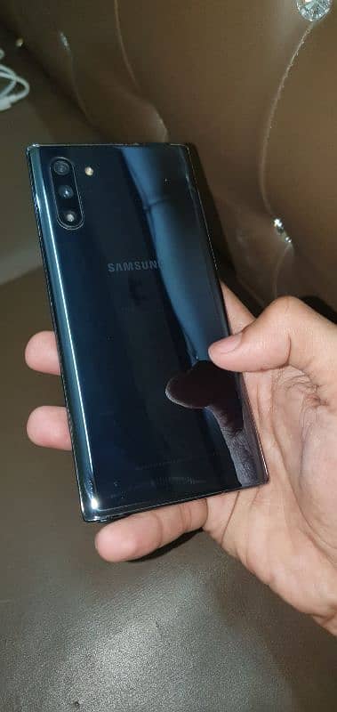 Samsung note 10 skretch less 1